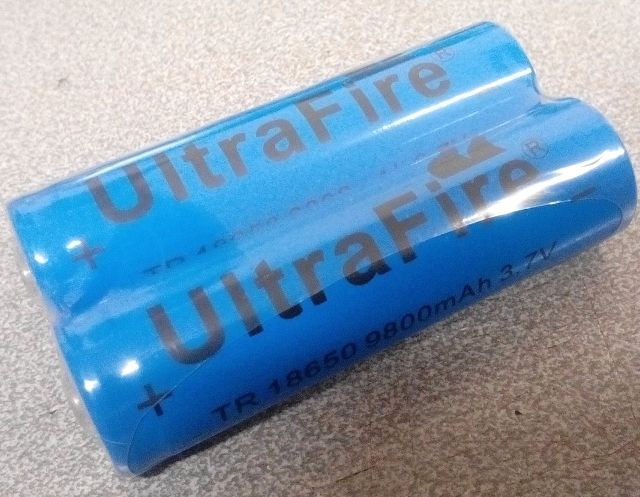 Image of UltraFire 9800 18650 Li-Ion Akku Cell 3.7V (IT10072)