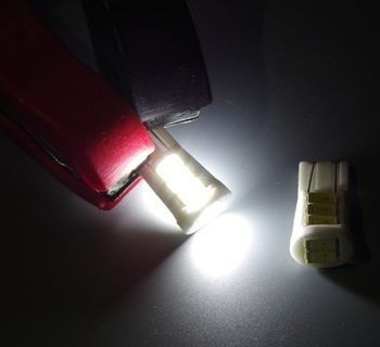 Image of LED Car Dashboard Light T10 Ceramic White 12v 8x5730SMD (IT12409)