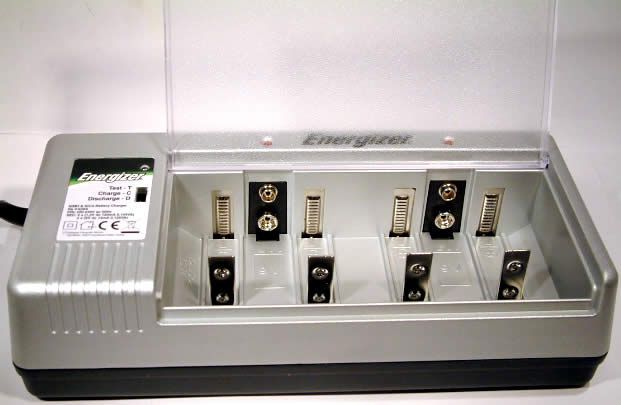 Image of Energizer FAMILY Charger +4xAA free INFO! (IT3257)