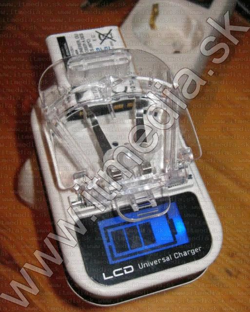 Image of Universal Li-Ion Lithium Battery Charger *with LCD* (IT7572)