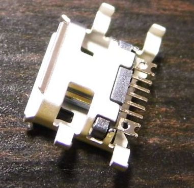 Image of microUSB 2.0 OTG connector *PANEL MOUNTABLE* (Female) No. 8 (IT10972)