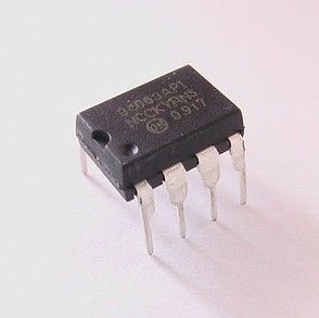 Image of Elektronikai alkatrész *Boost/Buck/Inverter szabályozó IC* MC34063AP DIP-8 (IT10323)