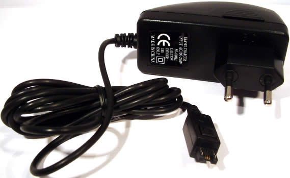 Image of Motorola V525 110-230V mobile charger, noname (IT3096)