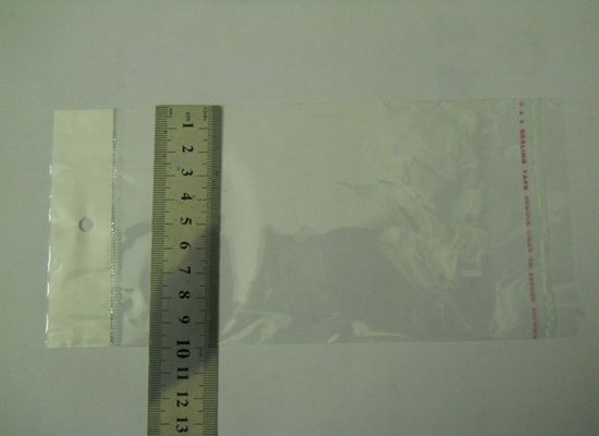 Image of Műanyag csomagoló fólia öntapadós zárral 150x100mm (lyukkal) (IT9905)