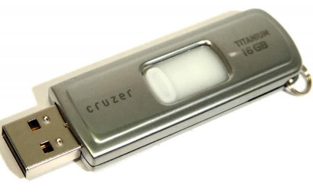 Image of Sandisk Cruzer Titanium Pendrive 16GB U3 ReadyBoost (IT3485)